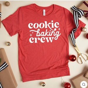 Cookie baking crew tee small